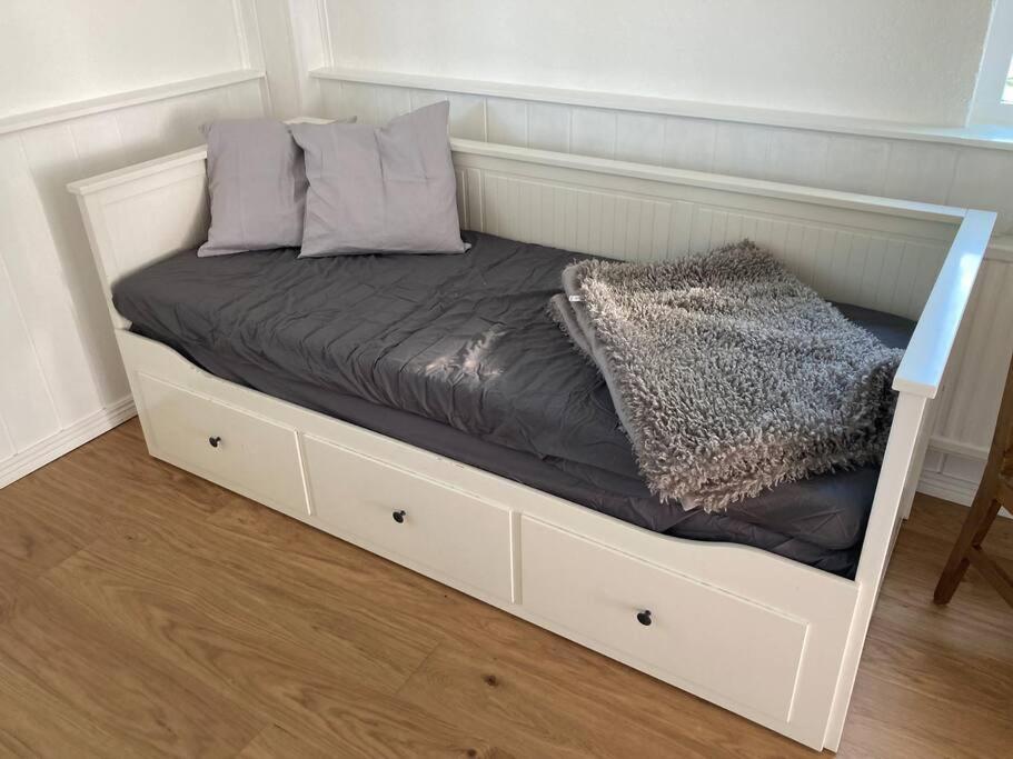 Fin Laegenhet Mitt Pa Bjaerehalvoen Apartment Bastad Luaran gambar